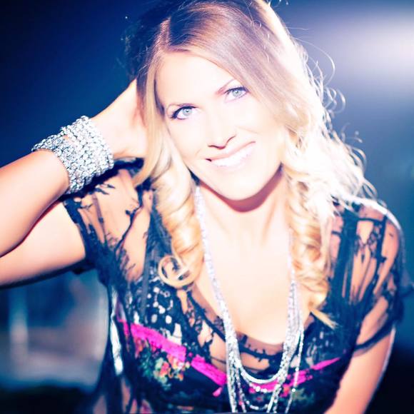 Meet your Posher, Amy - Picture 1 of 1